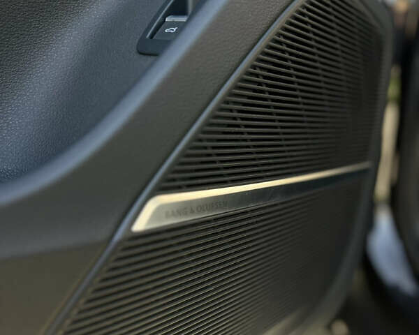 Чорний Ауді SQ7, об'ємом двигуна 4 л та пробігом 16 тис. км за 76099 $, фото 35 на Automoto.ua