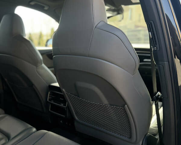 Чорний Ауді SQ7, об'ємом двигуна 4 л та пробігом 16 тис. км за 76099 $, фото 28 на Automoto.ua
