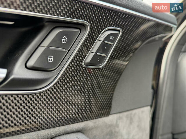 Черный Ауди SQ7, объемом двигателя 4 л и пробегом 61 тыс. км за 73500 $, фото 20 на Automoto.ua