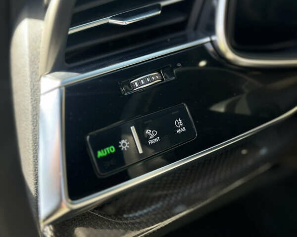 Чорний Ауді SQ7, об'ємом двигуна 4 л та пробігом 16 тис. км за 76099 $, фото 44 на Automoto.ua