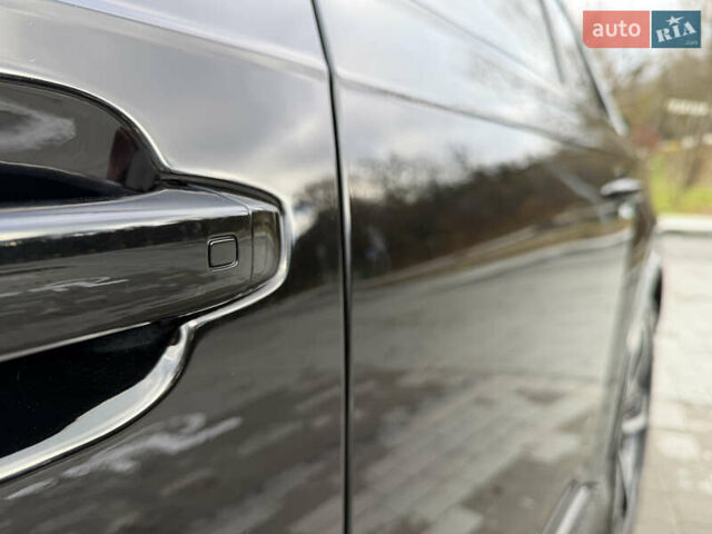 Черный Ауди SQ7, объемом двигателя 4 л и пробегом 61 тыс. км за 73500 $, фото 13 на Automoto.ua