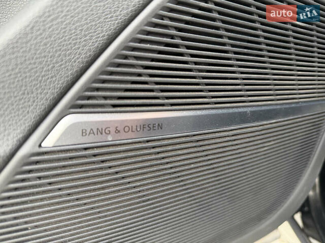 Черный Ауди SQ7, объемом двигателя 4 л и пробегом 61 тыс. км за 73500 $, фото 22 на Automoto.ua