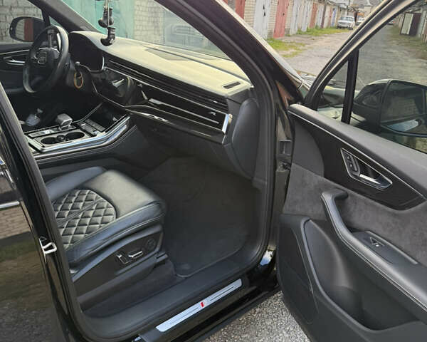 Чорний Ауді SQ7, об'ємом двигуна 4 л та пробігом 39 тис. км за 79999 $, фото 19 на Automoto.ua