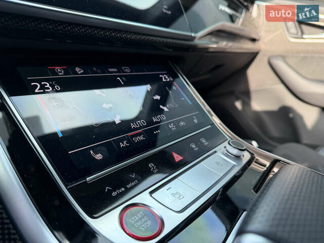 Черный Ауди SQ7, объемом двигателя 4 л и пробегом 61 тыс. км за 73500 $, фото 26 на Automoto.ua