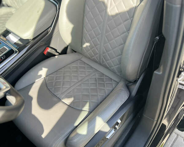 Чорний Ауді SQ7, об'ємом двигуна 4 л та пробігом 16 тис. км за 76099 $, фото 19 на Automoto.ua