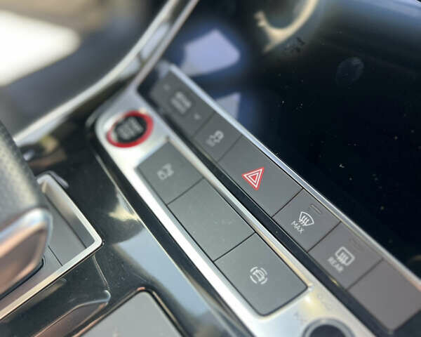 Чорний Ауді SQ7, об'ємом двигуна 4 л та пробігом 16 тис. км за 76099 $, фото 27 на Automoto.ua