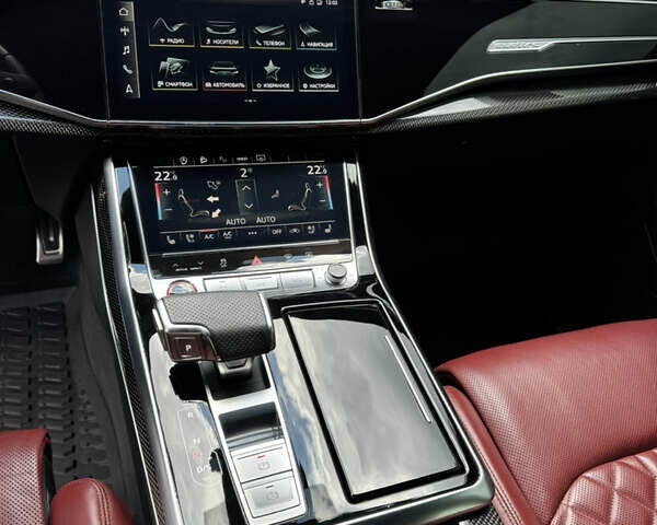 Черный Ауди SQ7, объемом двигателя 4 л и пробегом 81 тыс. км за 72500 $, фото 20 на Automoto.ua