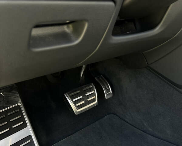 Чорний Ауді SQ7, об'ємом двигуна 4 л та пробігом 16 тис. км за 76099 $, фото 42 на Automoto.ua