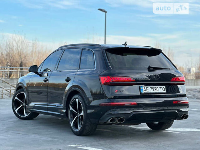 Чорний Ауді SQ7, об'ємом двигуна 4 л та пробігом 67 тис. км за 89999 $, фото 13 на Automoto.ua