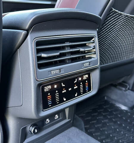Чорний Ауді SQ7, об'ємом двигуна 4 л та пробігом 21 тис. км за 84500 $, фото 18 на Automoto.ua