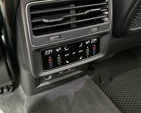 Черный Ауди SQ7, объемом двигателя 4 л и пробегом 65 тыс. км за 89999 $, фото 11 на Automoto.ua