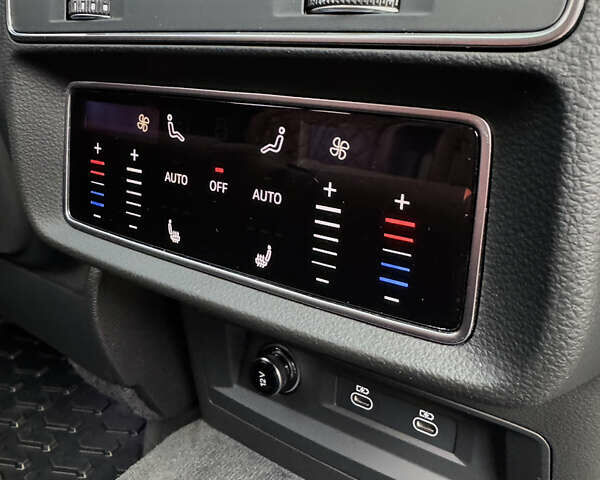 Черный Ауди SQ7, объемом двигателя 4 л и пробегом 21 тыс. км за 84500 $, фото 33 на Automoto.ua