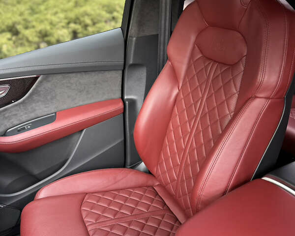 Черный Ауди SQ7, объемом двигателя 4 л и пробегом 21 тыс. км за 84500 $, фото 20 на Automoto.ua