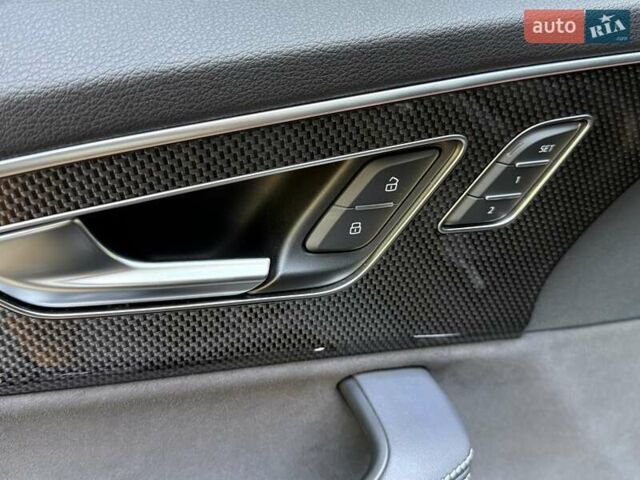 Чорний Ауді SQ7, об'ємом двигуна 4 л та пробігом 70 тис. км за 85950 $, фото 52 на Automoto.ua