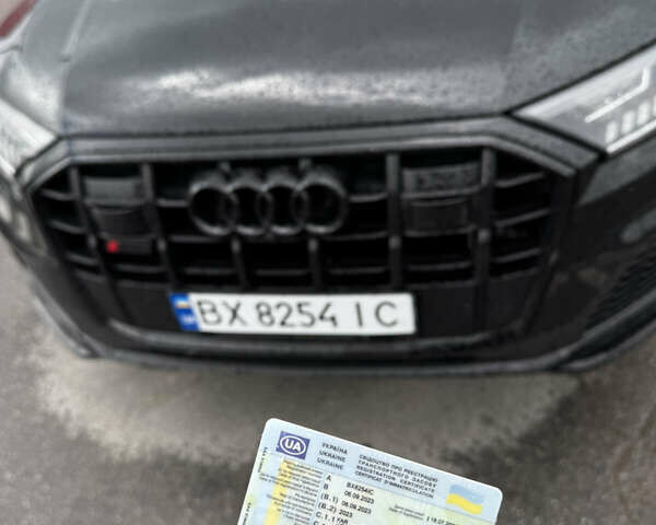 Чорний Ауді SQ7, об'ємом двигуна 4 л та пробігом 39 тис. км за 92500 $, фото 1 на Automoto.ua