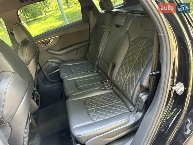 Чорний Ауді SQ7, об'ємом двигуна 4 л та пробігом 70 тис. км за 85950 $, фото 73 на Automoto.ua