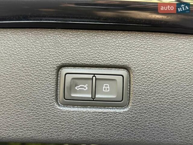 Чорний Ауді SQ7, об'ємом двигуна 4 л та пробігом 70 тис. км за 85950 $, фото 77 на Automoto.ua