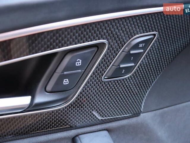 Чорний Ауді SQ7, об'ємом двигуна 4 л та пробігом 103 тис. км за 93900 $, фото 13 на Automoto.ua