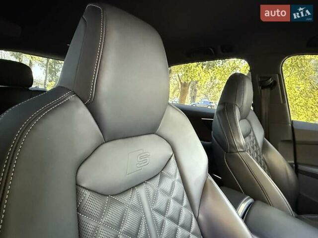 Чорний Ауді SQ7, об'ємом двигуна 4 л та пробігом 70 тис. км за 85950 $, фото 90 на Automoto.ua