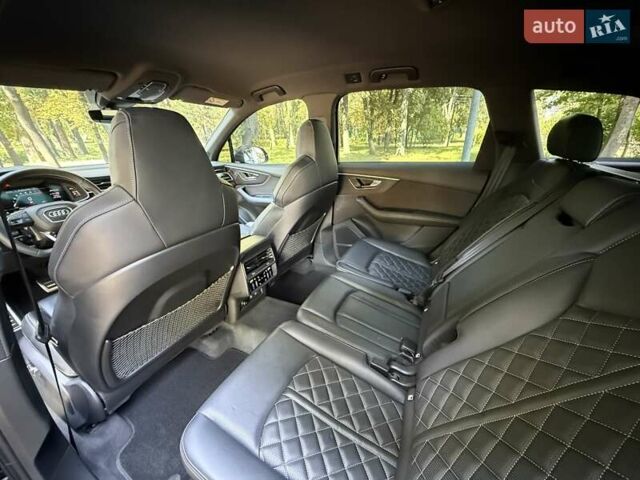 Чорний Ауді SQ7, об'ємом двигуна 4 л та пробігом 70 тис. км за 85950 $, фото 71 на Automoto.ua