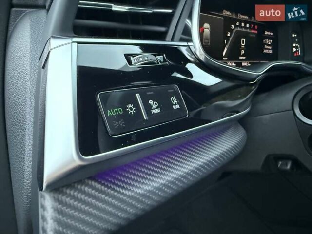 Черный Ауди SQ7, объемом двигателя 4 л и пробегом 20 тыс. км за 107000 $, фото 32 на Automoto.ua