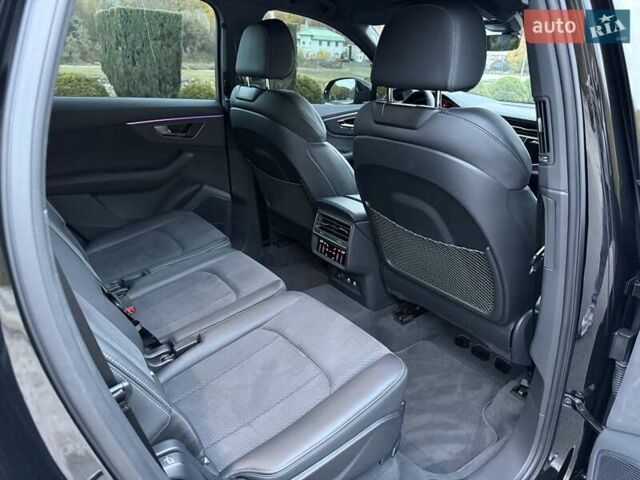 Черный Ауди SQ7, объемом двигателя 4 л и пробегом 20 тыс. км за 107000 $, фото 18 на Automoto.ua