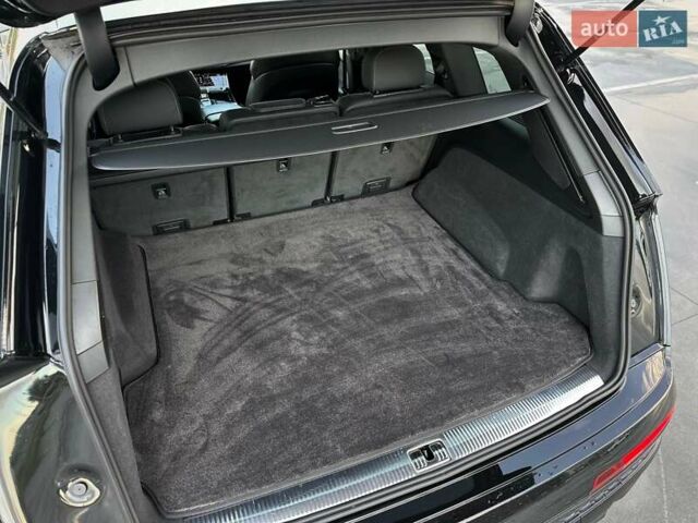 Черный Ауди SQ7, объемом двигателя 4 л и пробегом 20 тыс. км за 109900 $, фото 38 на Automoto.ua