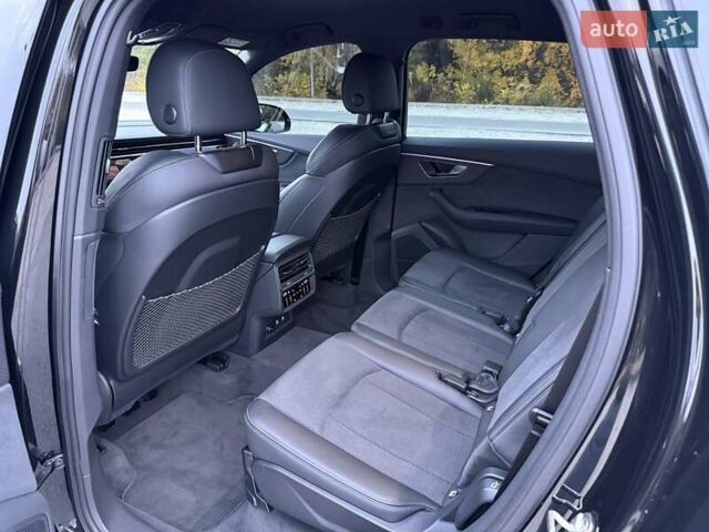 Черный Ауди SQ7, объемом двигателя 4 л и пробегом 20 тыс. км за 107000 $, фото 16 на Automoto.ua