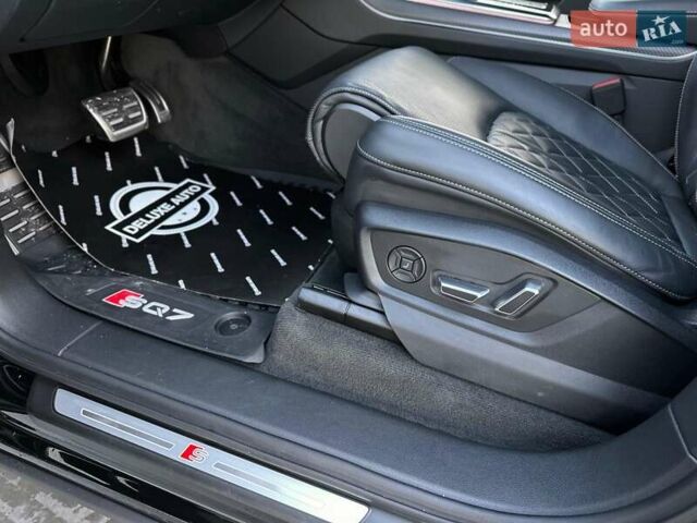 Черный Ауди SQ7, объемом двигателя 4 л и пробегом 20 тыс. км за 109900 $, фото 48 на Automoto.ua