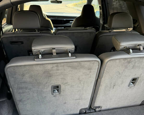 Черный Ауди SQ7, объемом двигателя 3.99 л и пробегом 15 тыс. км за 98000 $, фото 3 на Automoto.ua