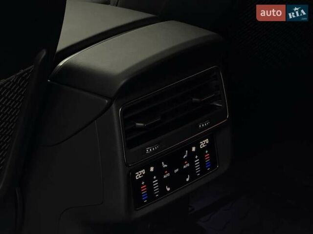 Чорний Ауді SQ7, об'ємом двигуна 4 л та пробігом 9 тис. км за 113500 $, фото 57 на Automoto.ua