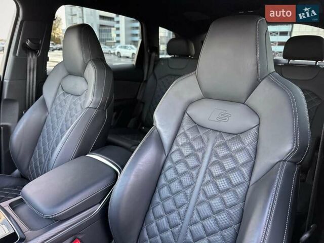 Черный Ауди SQ7, объемом двигателя 4 л и пробегом 20 тыс. км за 109900 $, фото 46 на Automoto.ua