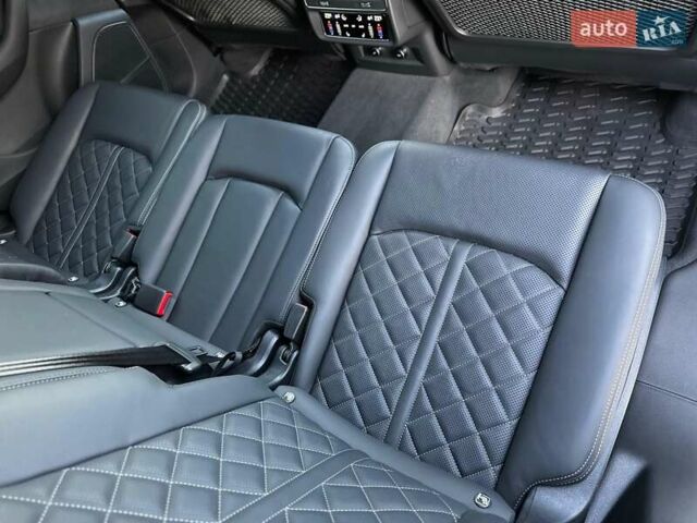 Черный Ауди SQ7, объемом двигателя 4 л и пробегом 20 тыс. км за 109900 $, фото 71 на Automoto.ua