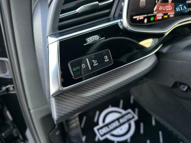 Черный Ауди SQ7, объемом двигателя 4 л и пробегом 20 тыс. км за 109900 $, фото 51 на Automoto.ua