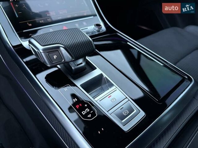 Черный Ауди SQ7, объемом двигателя 4 л и пробегом 20 тыс. км за 107000 $, фото 35 на Automoto.ua