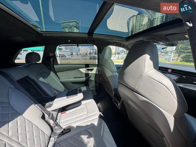 Красный Ауди SQ7, объемом двигателя 4 л и пробегом 73 тыс. км за 85000 $, фото 86 на Automoto.ua