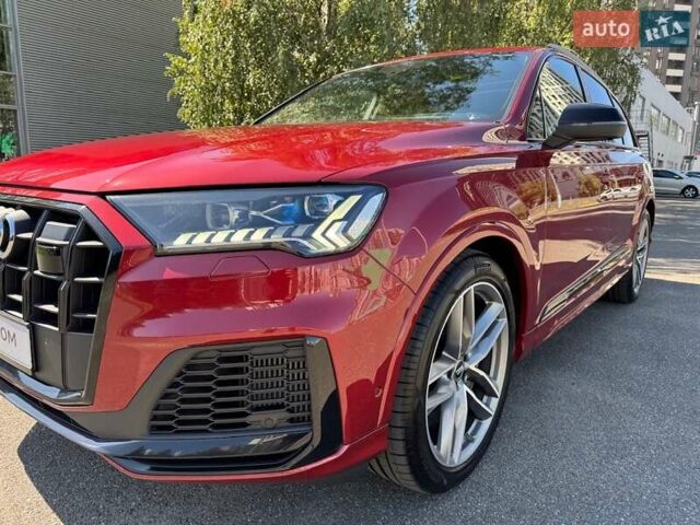 Красный Ауди SQ7, объемом двигателя 4 л и пробегом 73 тыс. км за 85000 $, фото 1 на Automoto.ua