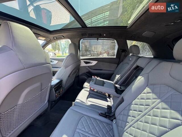 Красный Ауди SQ7, объемом двигателя 4 л и пробегом 73 тыс. км за 85000 $, фото 81 на Automoto.ua