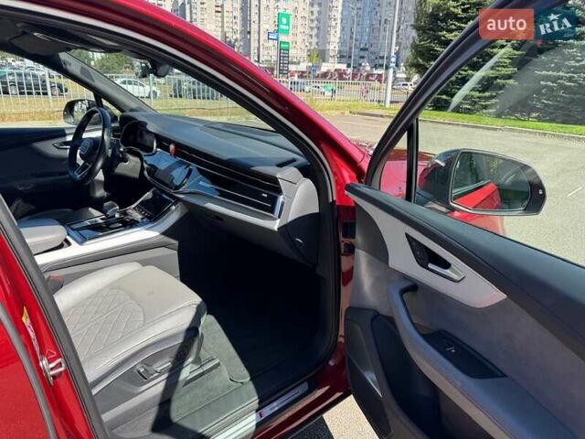 Красный Ауди SQ7, объемом двигателя 4 л и пробегом 73 тыс. км за 85000 $, фото 89 на Automoto.ua