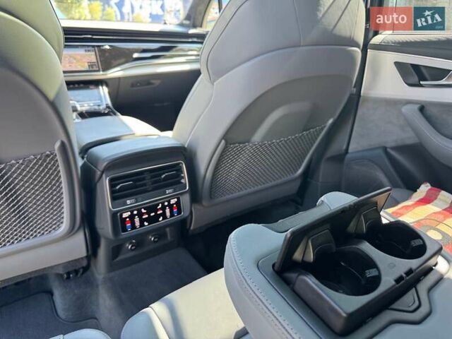 Красный Ауди SQ7, объемом двигателя 4 л и пробегом 73 тыс. км за 85000 $, фото 83 на Automoto.ua