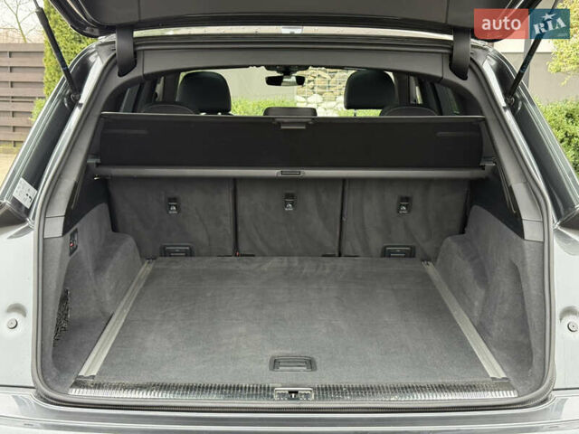 Сірий Ауді SQ7, об'ємом двигуна 4 л та пробігом 148 тис. км за 46999 $, фото 71 на Automoto.ua