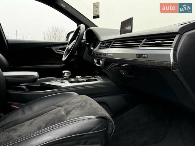 Сірий Ауді SQ7, об'ємом двигуна 4 л та пробігом 148 тис. км за 46999 $, фото 58 на Automoto.ua