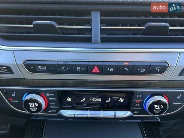 Серый Ауди SQ7, объемом двигателя 3.96 л и пробегом 96 тыс. км за 55750 $, фото 87 на Automoto.ua