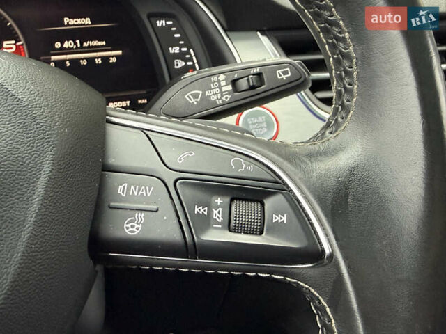 Сірий Ауді SQ7, об'ємом двигуна 4 л та пробігом 148 тис. км за 46999 $, фото 92 на Automoto.ua