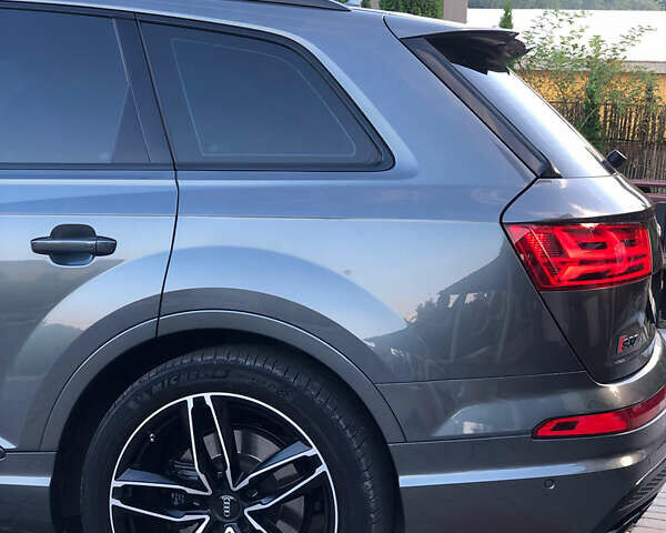 Серый Ауди SQ7, объемом двигателя 3.96 л и пробегом 103 тыс. км за 62000 $, фото 38 на Automoto.ua