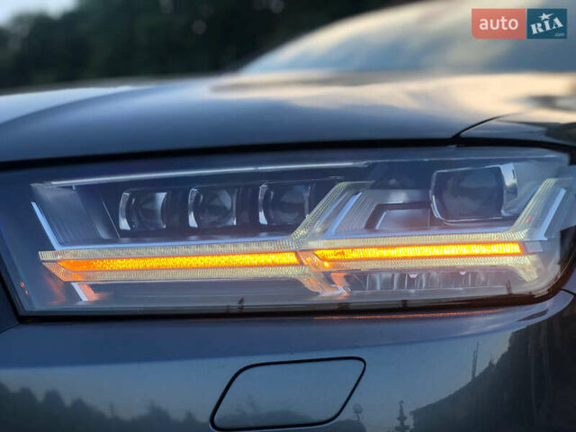 Серый Ауди SQ7, объемом двигателя 3.96 л и пробегом 103 тыс. км за 62000 $, фото 60 на Automoto.ua