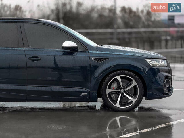 Сірий Ауді SQ7, об'ємом двигуна 4 л та пробігом 170 тис. км за 44900 $, фото 4 на Automoto.ua