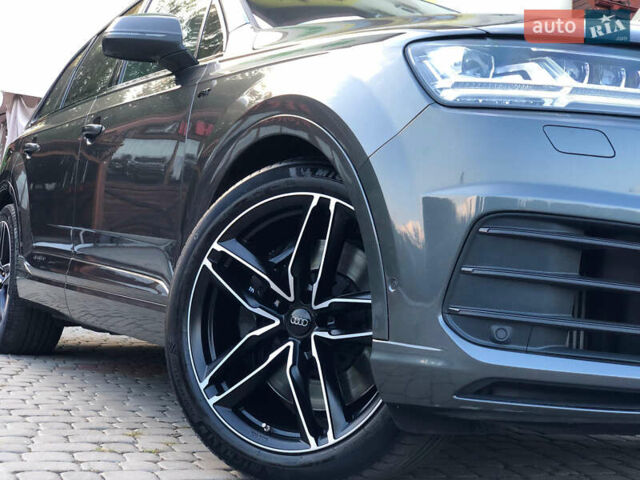Серый Ауди SQ7, объемом двигателя 3.96 л и пробегом 103 тыс. км за 62000 $, фото 10 на Automoto.ua