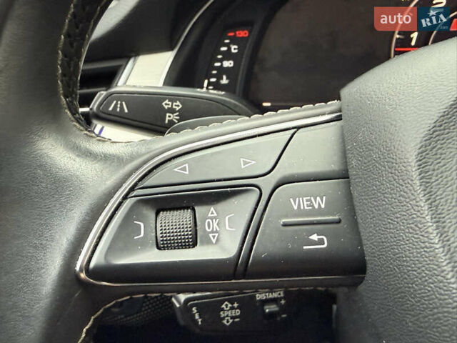 Сірий Ауді SQ7, об'ємом двигуна 4 л та пробігом 148 тис. км за 46999 $, фото 93 на Automoto.ua