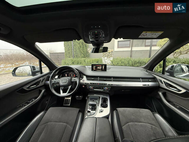 Сірий Ауді SQ7, об'ємом двигуна 4 л та пробігом 148 тис. км за 46999 $, фото 4 на Automoto.ua